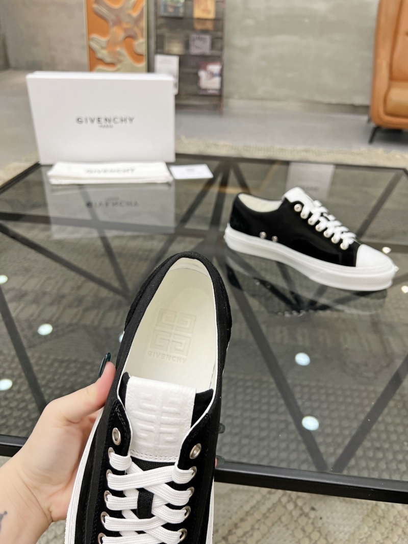 Givenchy Sneakers